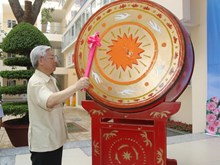 លោកអគ្គលេខាបក្សកម្មុយនិស្តវៀតណាម ចួលរួមពិធីបើកបវេសនកាលឆ្នាំសិក្សាថ្មី។